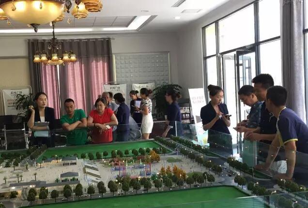 福利來啦！階州廣場很！熱！鬧！