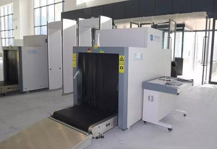 全國(guó)、省市政協(xié)委員體驗(yàn)蘭渝鐵路、視察階州廣場(chǎng)