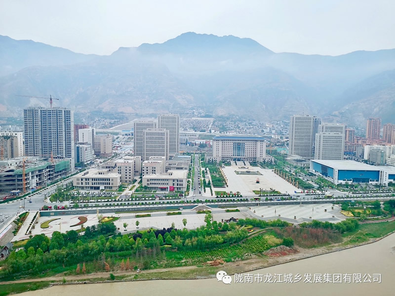 匠心傾注、喜封金頂——龍江?雙子座商住小區(qū)主體順利封頂