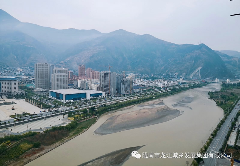 匠心傾注、喜封金頂——龍江?雙子座商住小區(qū)主體順利封頂