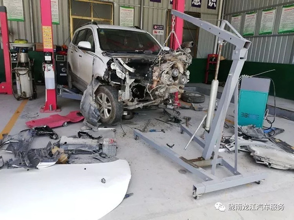 金錘鈑金，銀槍噴漆！龍江汽修值得信賴！