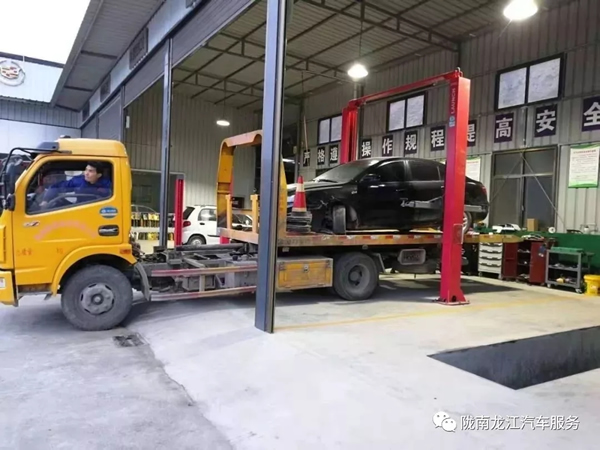 金錘鈑金，銀槍噴漆！龍江汽修值得信賴！