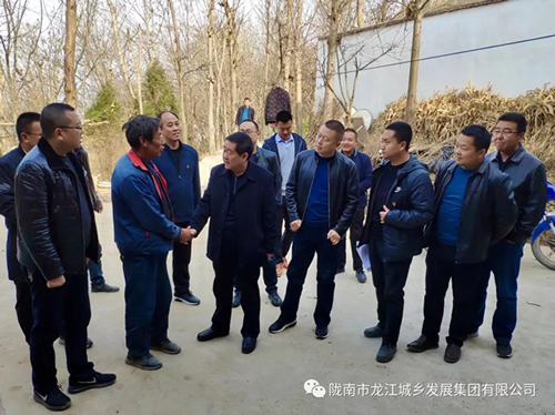 市龍江集團在文縣橋頭鎮(zhèn)安子坡村開展“解難題、辦實事、送溫暖”活動