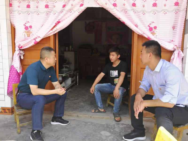 “感黨恩、憶黨史”，--市龍江城鄉(xiāng)發(fā)展集團(tuán)公司開展慶祝建黨99周年主題黨日活動